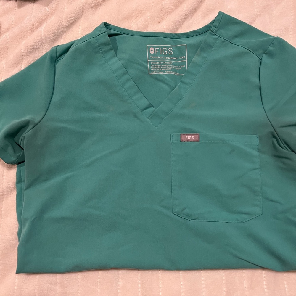 Surgical green Catarina top
